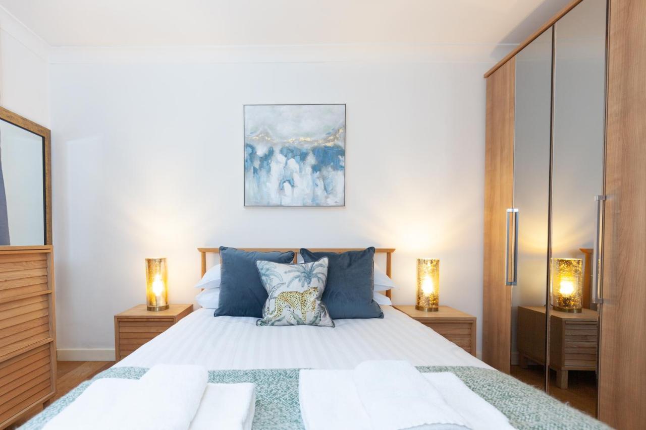 Vibrant & Bright City Centre Apartment! 옥스퍼드 외부 사진