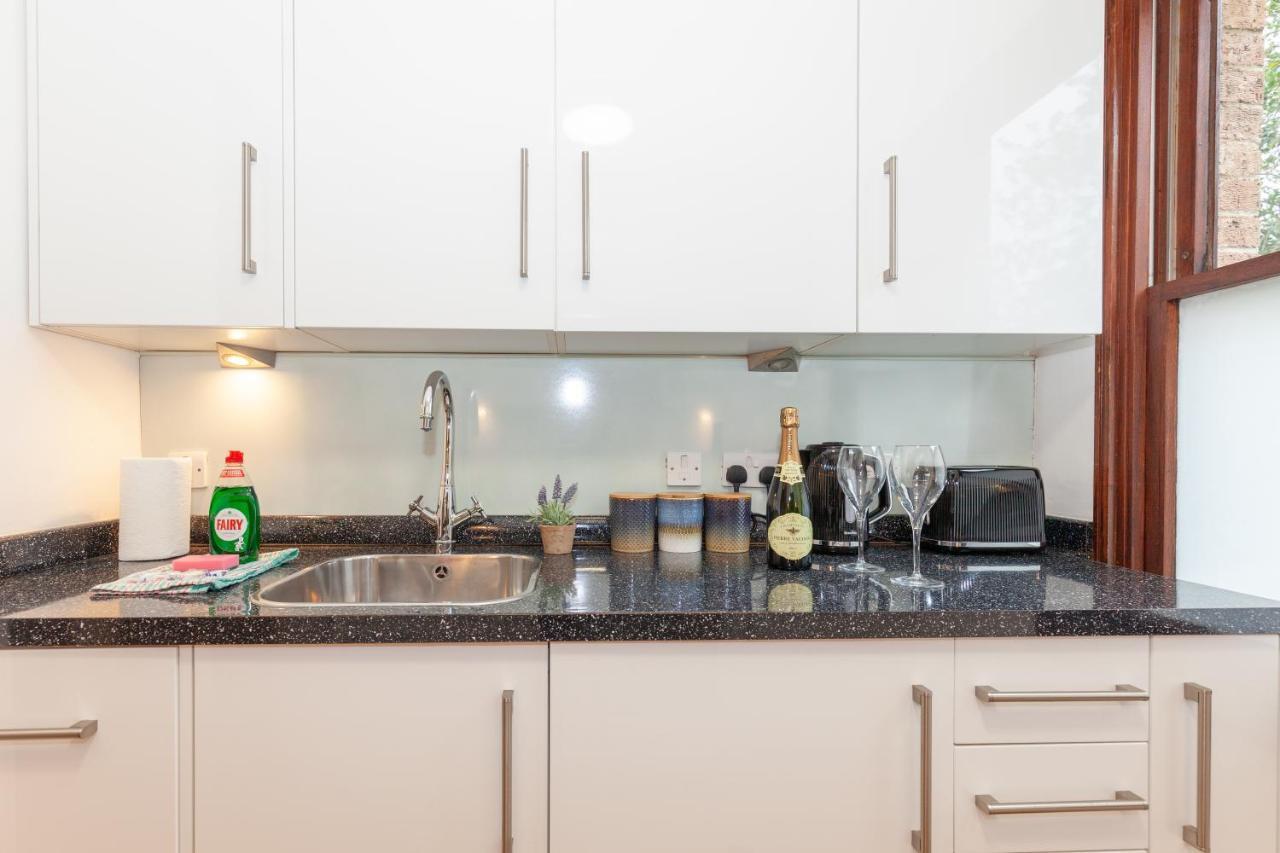 Vibrant & Bright City Centre Apartment! 옥스퍼드 외부 사진