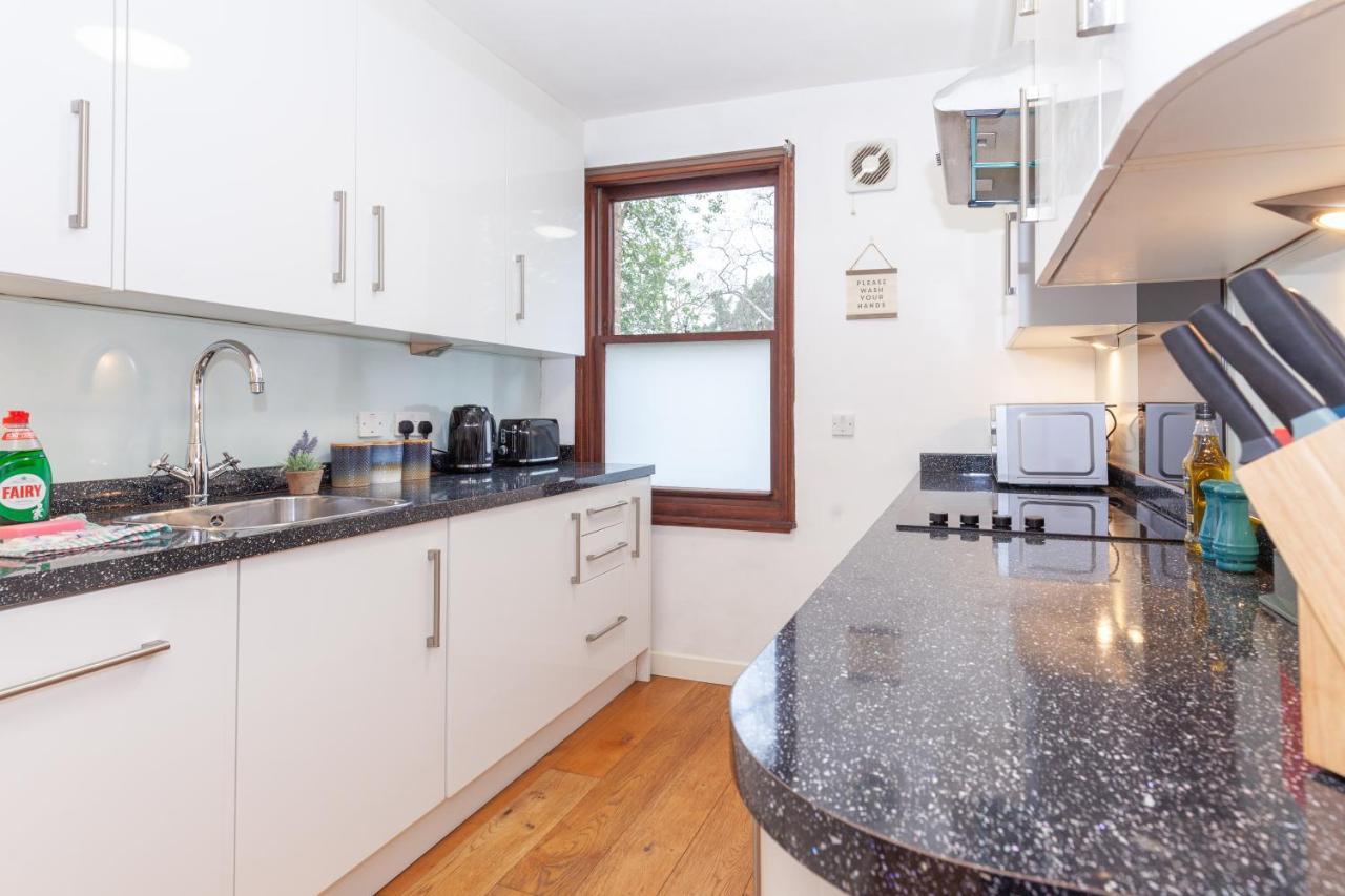 Vibrant & Bright City Centre Apartment! 옥스퍼드 외부 사진