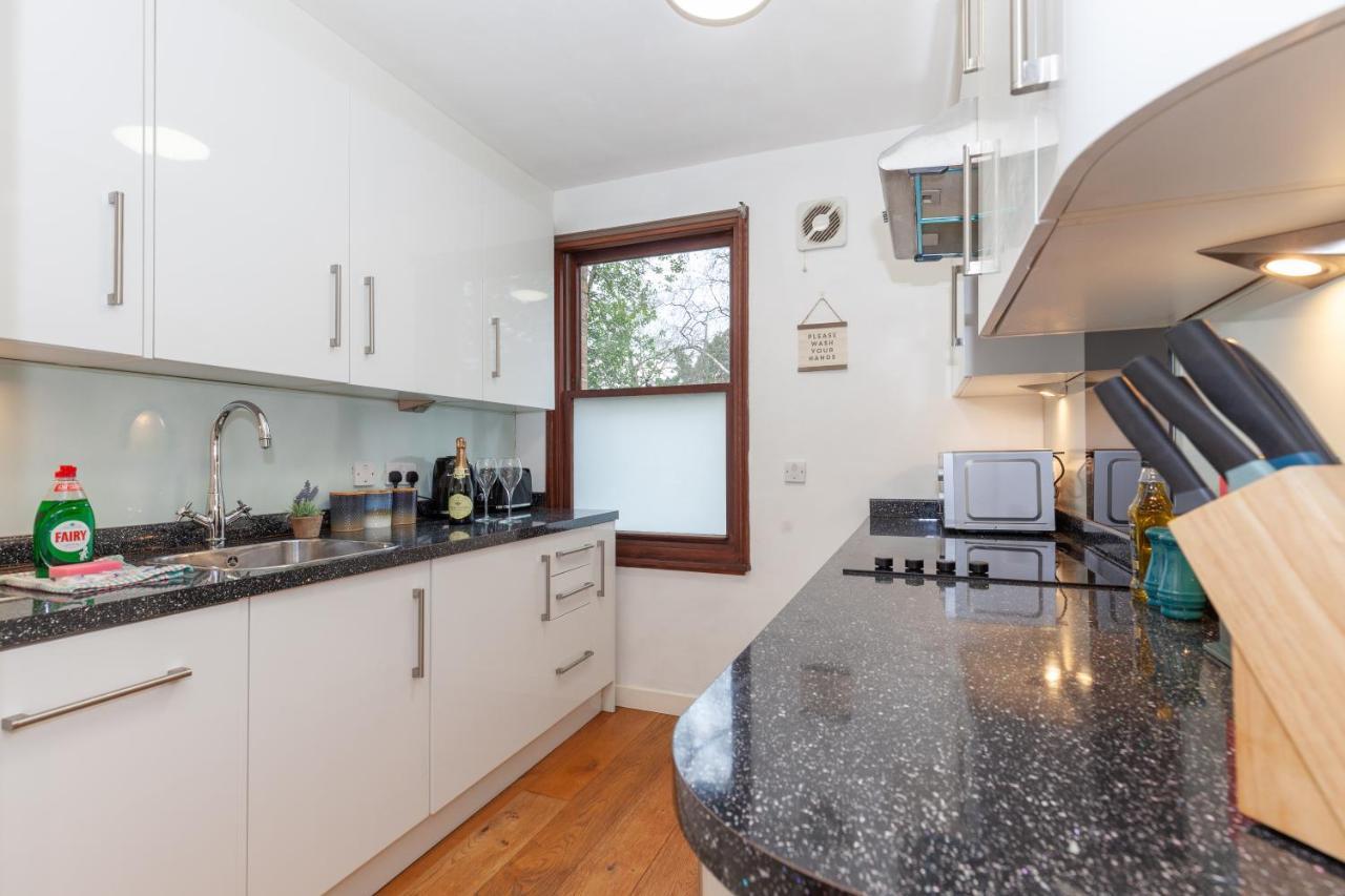 Vibrant & Bright City Centre Apartment! 옥스퍼드 외부 사진