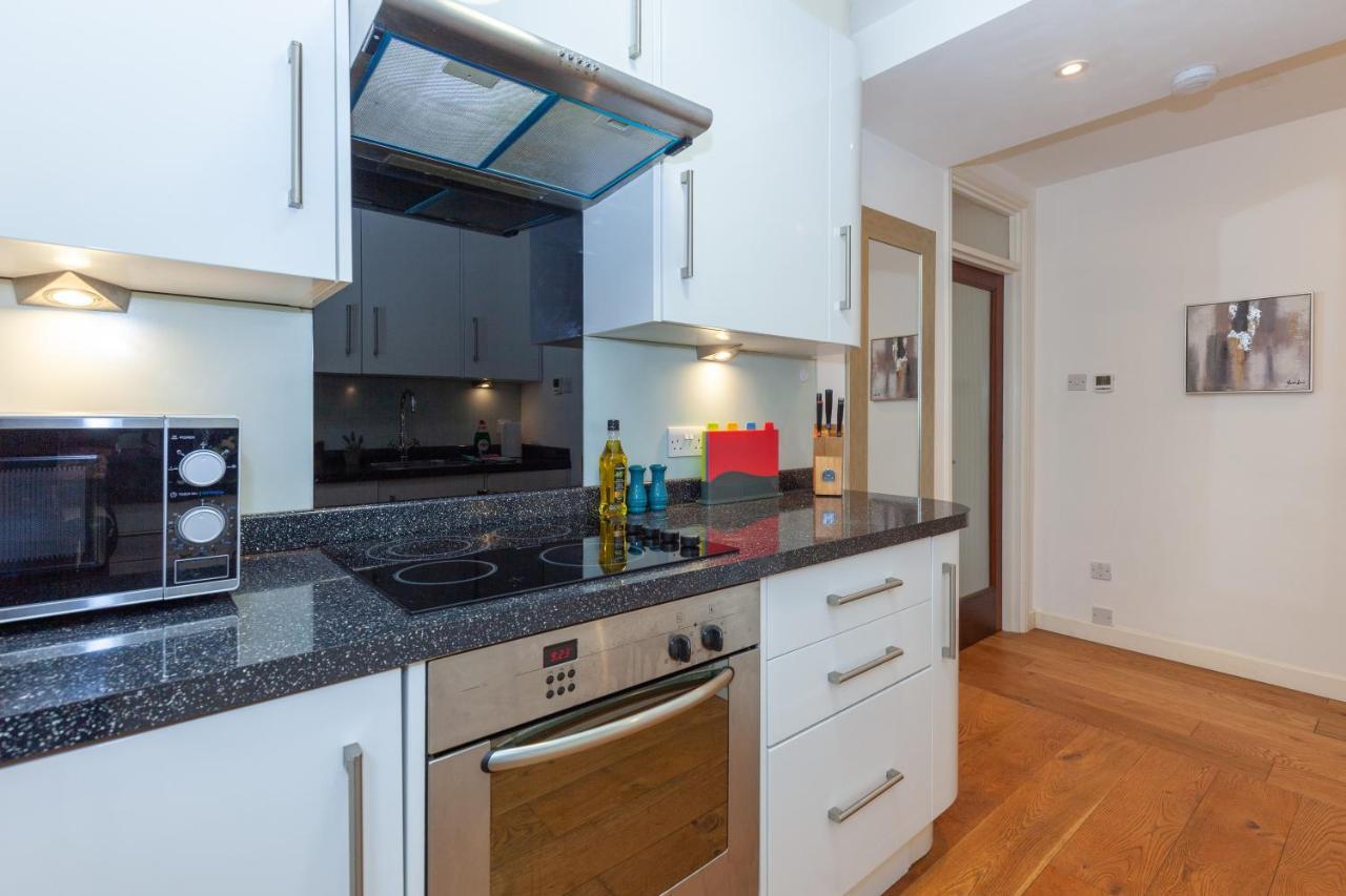 Vibrant & Bright City Centre Apartment! 옥스퍼드 외부 사진
