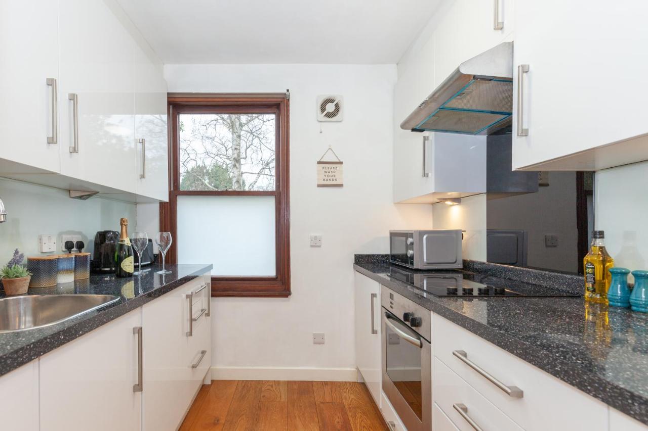 Vibrant & Bright City Centre Apartment! 옥스퍼드 외부 사진